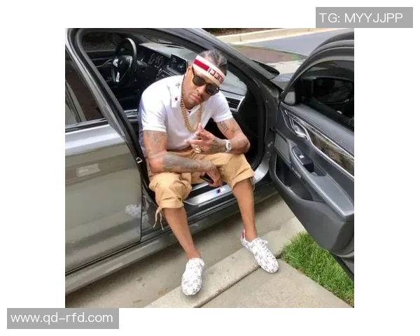 足球明星穿球鞋背后的真实花费揭秘如何影响他们的形象与市场价值 足球明星穿球鞋背后的真实花费揭秘如何影响他们的形象与市场价值