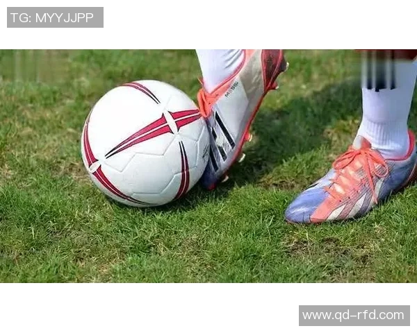 球星亲自示范桌式足球技巧全面教程助你轻松提升游戏水平 球星亲自示范桌式足球技巧全面教程助你轻松提升游戏水平